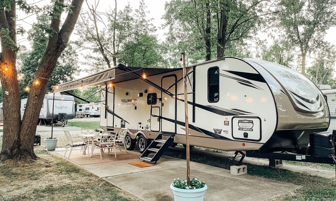 Lakeview House | NEW! Clementine's at the Lake-Camping Oasis