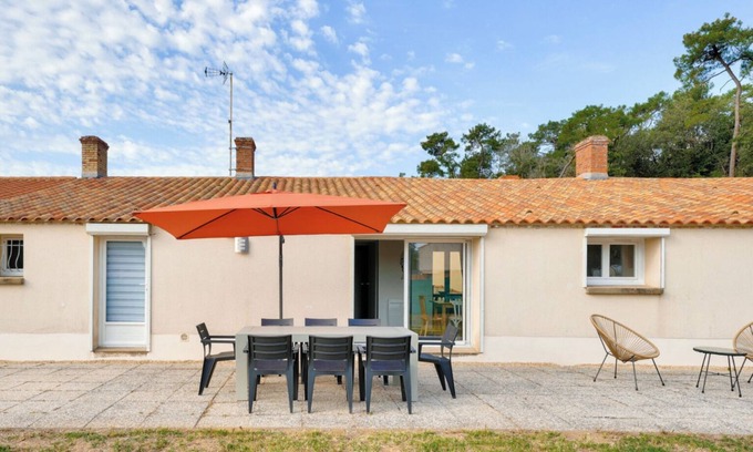 Les Conches House | NEW, close to the beach! Charming family home - 9 pers