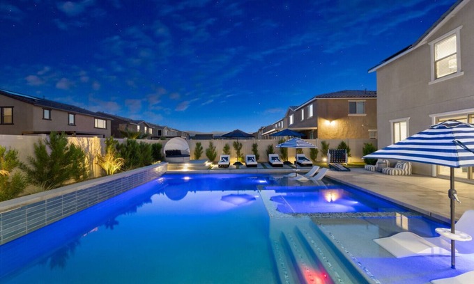 Coachella House | *New Coachella Chill 6BR Massive Pool and Hot Tub