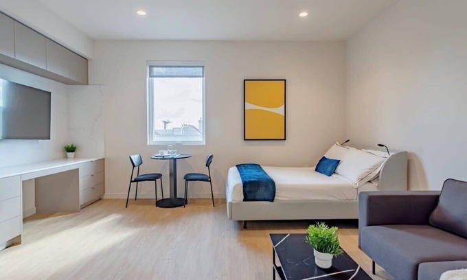 West Los Angeles Apartment | NEW Coliving Suite, w Full Bedroom UCLA area