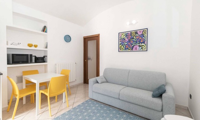 San Donato Apartment | New! Coloured Flowers Apartment x4