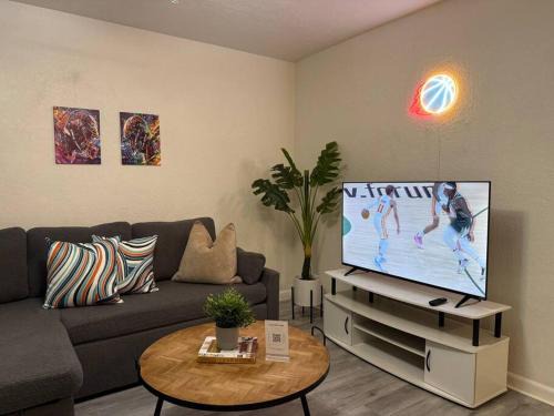 Riverside Park Apartment | New comfortable and youthful sport