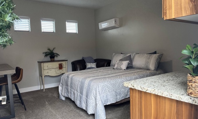 Hurricane Apartment | New Comfy Cozy Casita near the Lakes, Dunes & Golfing! nPerfect Couples Getaway!