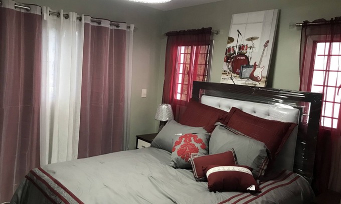 Moca Apartment | New Condo-apartment Family-sized just 20 min.away from Santiago Airport, w pool.