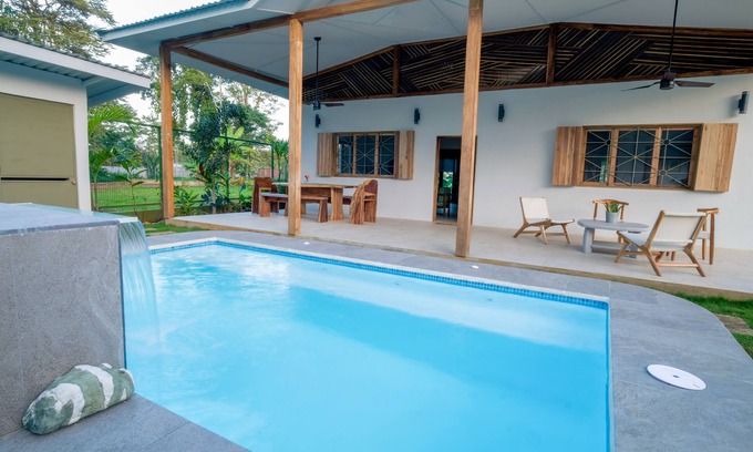 Puerto Viejo de Talamanca House | NEW Construction! AC Fiber Private Pool Walk to Beach!