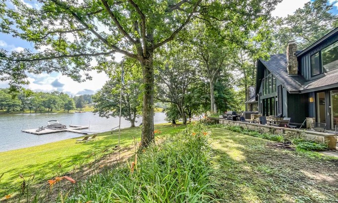 Oakland House | New Construction Beautiful Lake Front and Beautiful Home