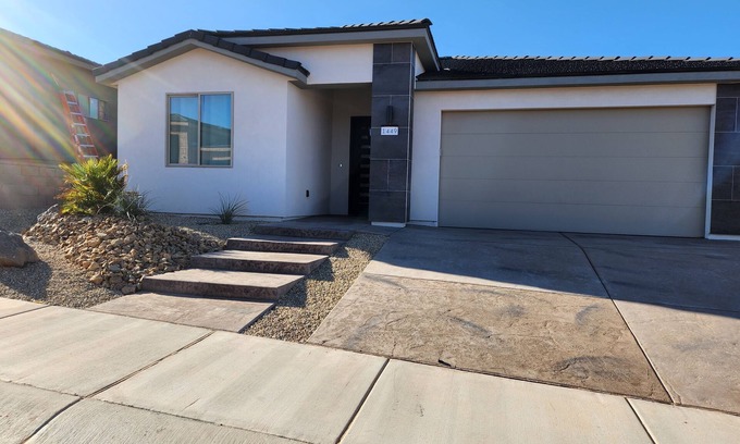 Mesquite House | New Construction! Desert Oasis 3 bed/2 bath home
