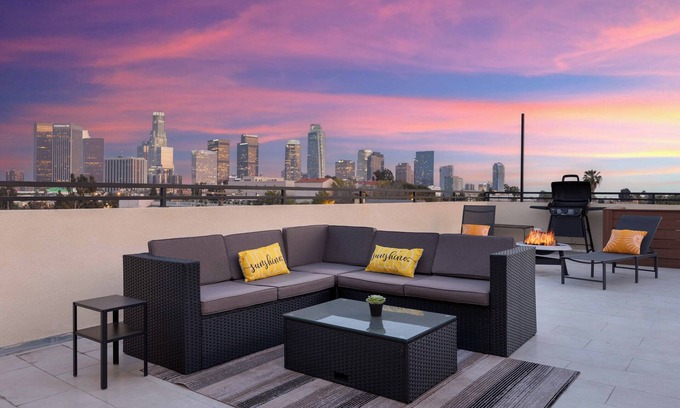 Historic Filipinotown House | New Construction Elegantly furnished near Downtown & Hollywood