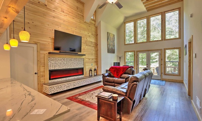 Ellijay Cabin | New Construction with Modern Design & Hot Tub!