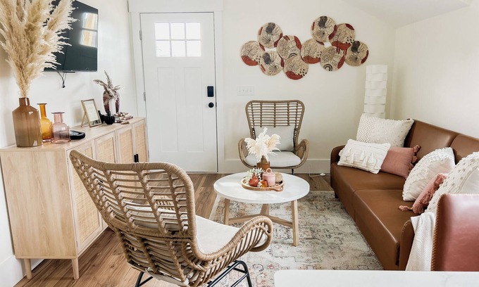 Bluffton Cottage | NEW! Convenient & central location to HHI, Sav & Beaufort.