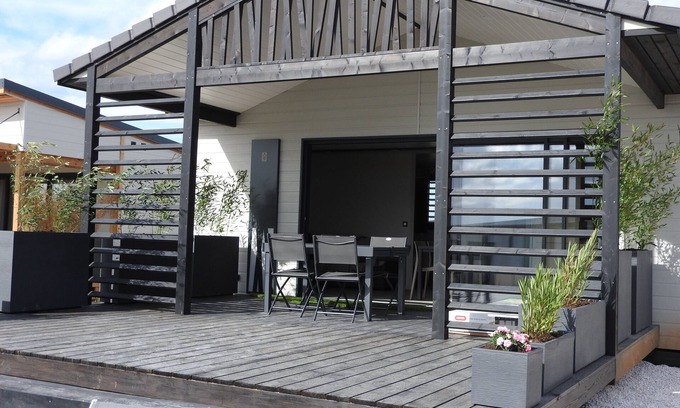 Pomerols Cottage | New cottage located in a secure residential leisure park with janitor