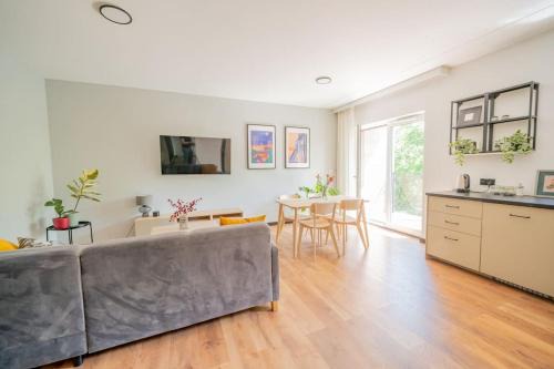 Chorzow Apartment | New & cozy apartment by the Park