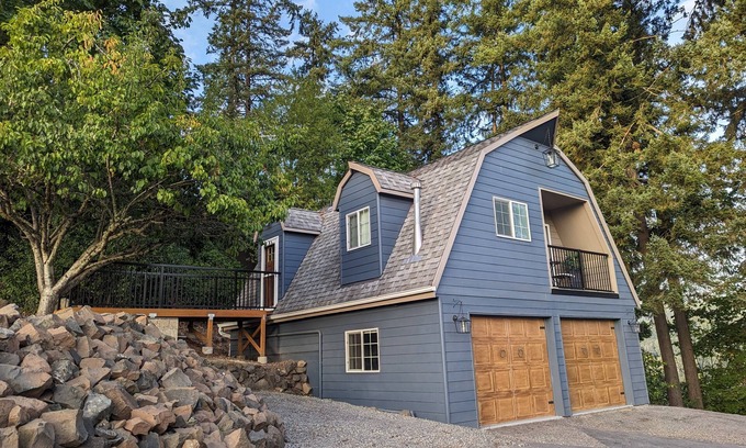 Longview Cottage | New Cozy Cottage - Centrally located in the Pacific Northwest