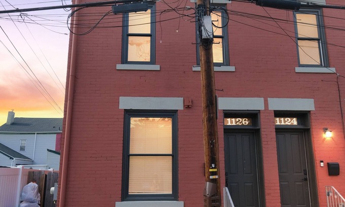 Manchester House | NEW! Cozy Historic Row Home- Near Stadiums!