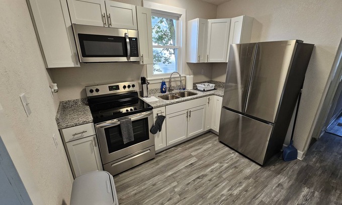 Portsmouth House | NEW! Cozy Home Near Night Life.