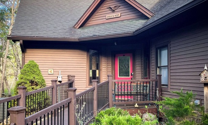 Glen Arbor House | New Crystal River Listing for Summer 2022! 3 day min. Sleeps 14.