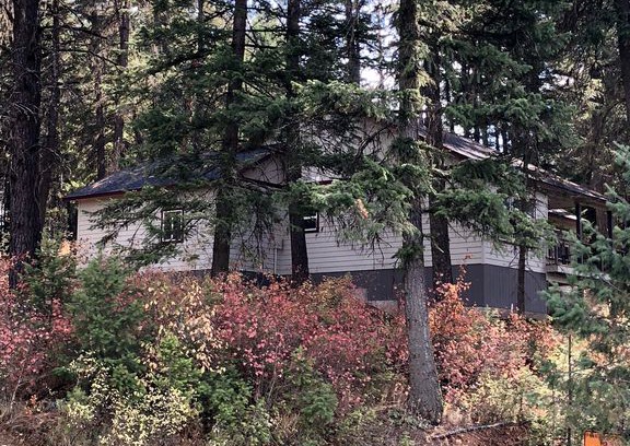 Blanchard House | New Custom single family home on lake at Stoneridge Resort, Blanchard Idaho