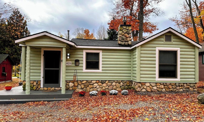 Northport Cottage | New! Cute 2-bedroom cottage in quaint Northport