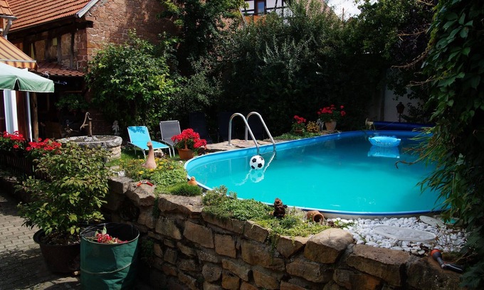 Neustadt-Lachen-Speyerdorf Apartment | NEW since January 2015: Apartment with a sunny courtyard, garden and pool