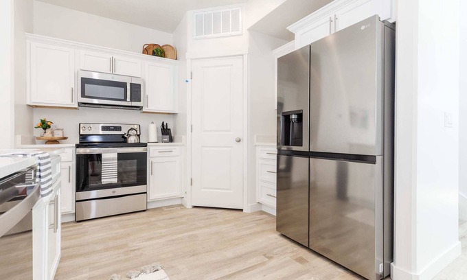 Garden City House | New Designer Townhome w/Trailer Parking & Games