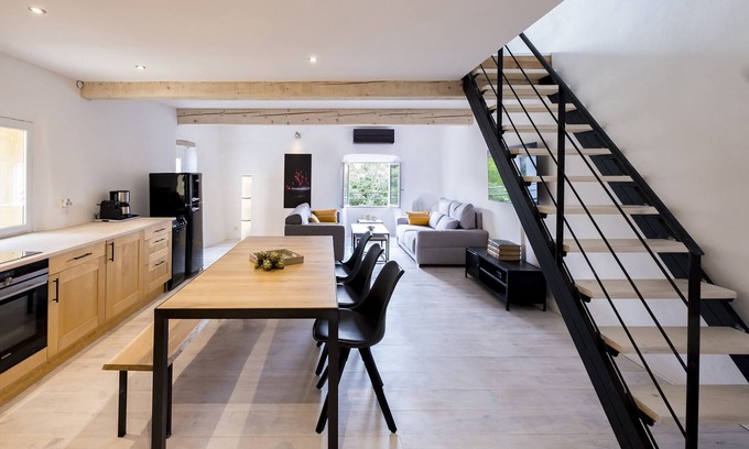 Ceret House | NEW Duplex centre Céret w/terrace & Canigou view