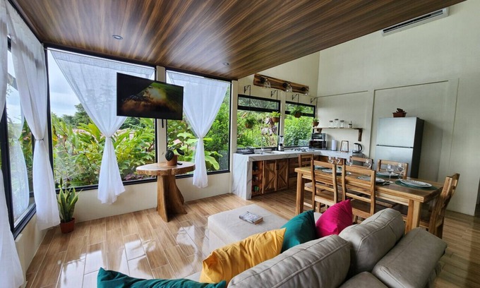 Penas Blancas Cabin | NEW- El Colibri, La Fortuna Rainforest Cabin w Panoramic Views