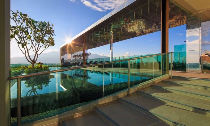 Chang Khlan Condo | 🌟New Elegant 1-BR Near Chiang Mai Night Bazaar/Roof top pool/WIFI
