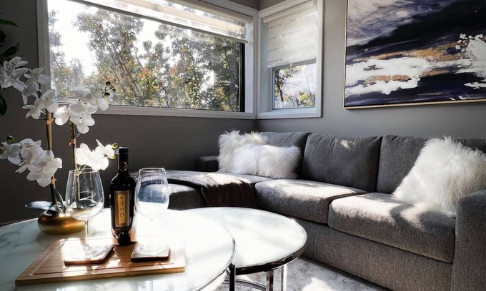 South London Apartment | *NEW* Elegant Urban 2BR Retreat