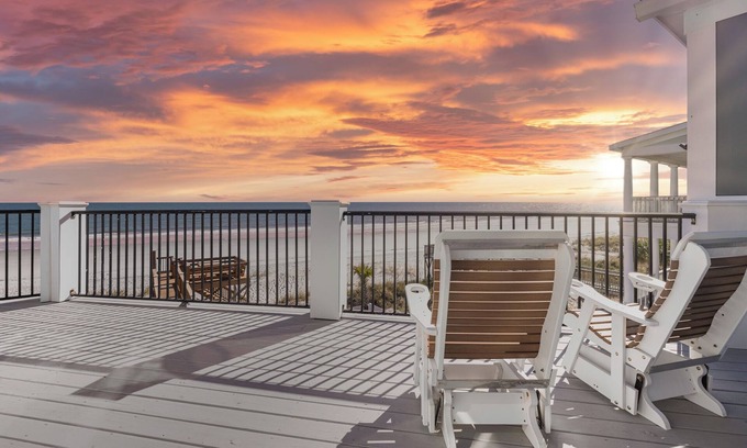 Murrells Inlet House | New! Emma's Oasis: Oceanfront + Pool