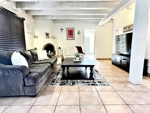 South Capitol Villa | New Enchanting retreat near Downtown Santa Fe
