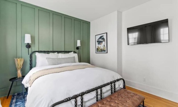 Oakdale Apartment | New England Charm, Portland - Parking included