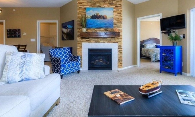 Lake Ozark Condo | **NEW** - Experience the Island Life - 3 BR/2BA