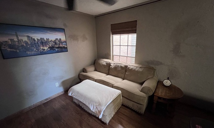 Central Oklahoma City Condo | *NEW* ★ Family sized Condo Near Downtown with FastWi-Fi and exclusive balcony!★