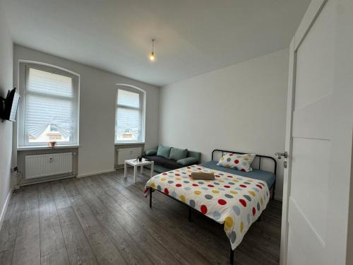 Zeitz Apartment | New flat for 7 Special price per month 4 Rooms
