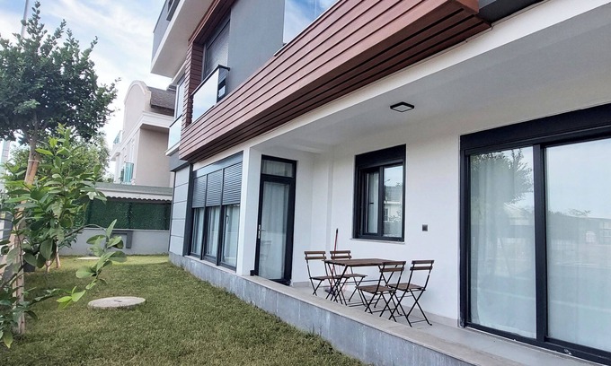 Lara House | New Flat&Large Living Space(1) Close to Lara Beach