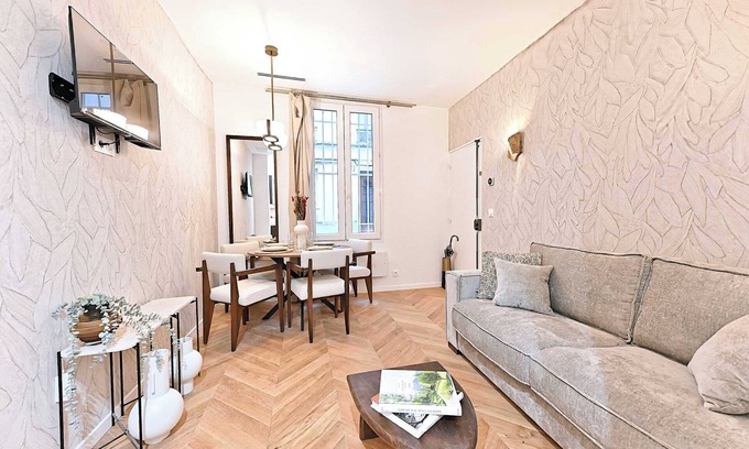 Quartier de la Plaine-de-Monceaux Apartment | New flat with AC Porte Maillot/Arc de Triomphe