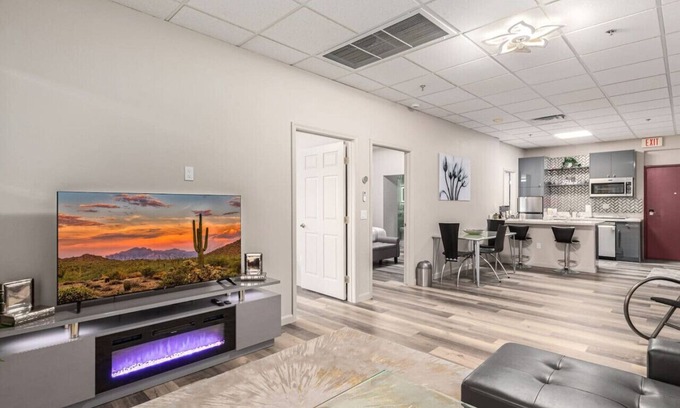 Fountain Hills Condo | New Fountain Hills Suite On The Avenue/2Bed-2Bath