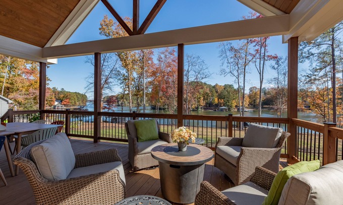 Littleton House | NEW Gorgeous Lakefront Home~Peaceful~Fully Stocked