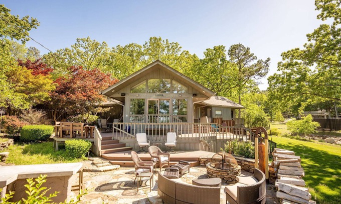 Eden Isle House | New! Greers Ferry Lakefront Home in Eden Isle
