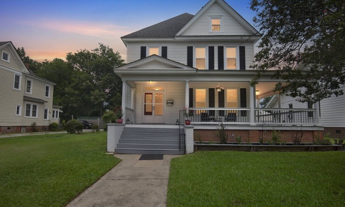 Elizabeth City House | NEW! Historic Elegance in the Heart of Elizabeth City
