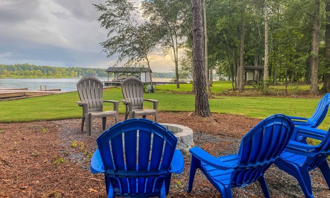 Lake Oconee House | NEW HOME and rates reduced at Clover Cottage
