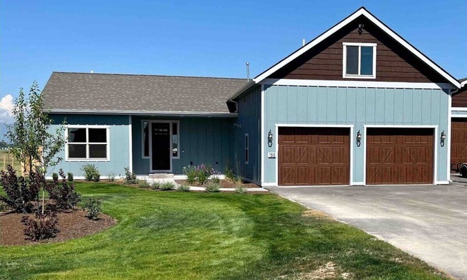 Kalispell House | New Home - Hot Tub, Heated Patio & 3 Full Baths