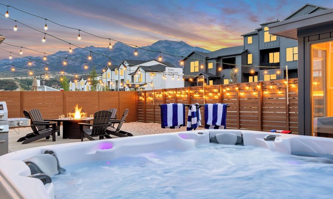 Mountain Green House | NEW HOME in Mountain Green-The Powder Nest Retreat with private Sauna Hot Tub