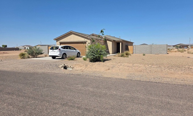 Eloy House | New home to enjoy family fun.