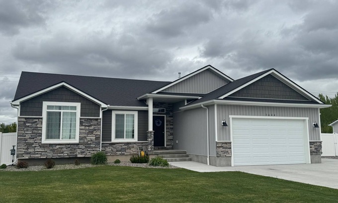 Idaho Falls House | New Home with 3 beds, 2 baths. Family and dog-friendly nn