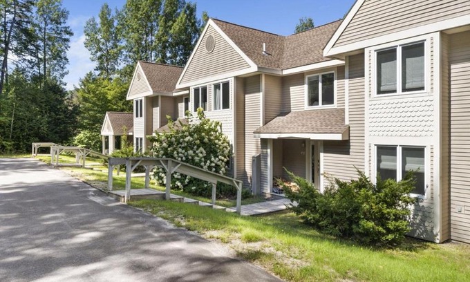 Sunday River Area House | New host! Exceptional Sunday River Ski In Ski Out Condo