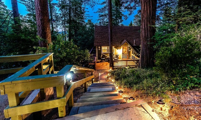 Lake Arrowhead Cottage | New Hot Tub/Propane Fire Pit-Use of Lake Membership Cd