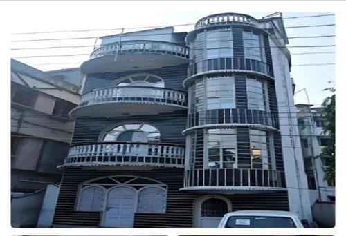 Dumdum House | New Hotel White Palace