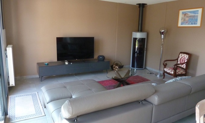 Pessac House | NEW HOUSE CONTEMPORARY CALM QUARTER