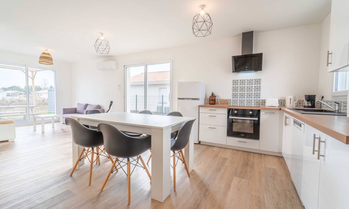 Saint-Paul-en-Born House | New house for 4 near Mimizan - Air conditioning included